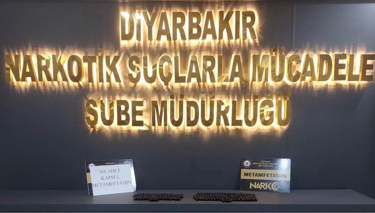 Diyarbakır'da 1 kilo 280 gram uyuşturucuyla yakalanan 2 şüpheli tutuklandı