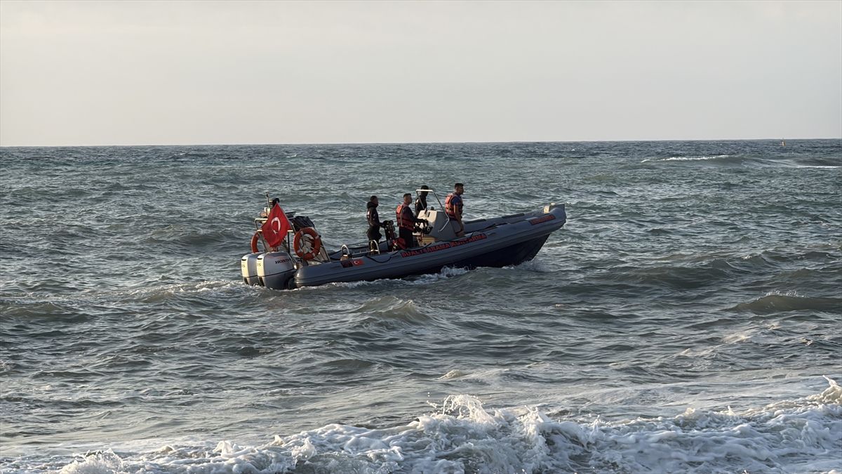 Zonguldak'ta Denizde Kaybolan 16 Yaşındaki Çocuk İçin Arama Çalışmaları Sürüyor