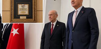 Bahçeli'den Kurtulmuş'a 'Birliğin Gücü Milli İradenin Kararı' temalı hediye