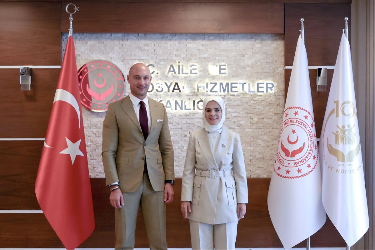 Bakan Göktaş, UNICEF Türkiye Temsilcisi Marchi ile Görüştü