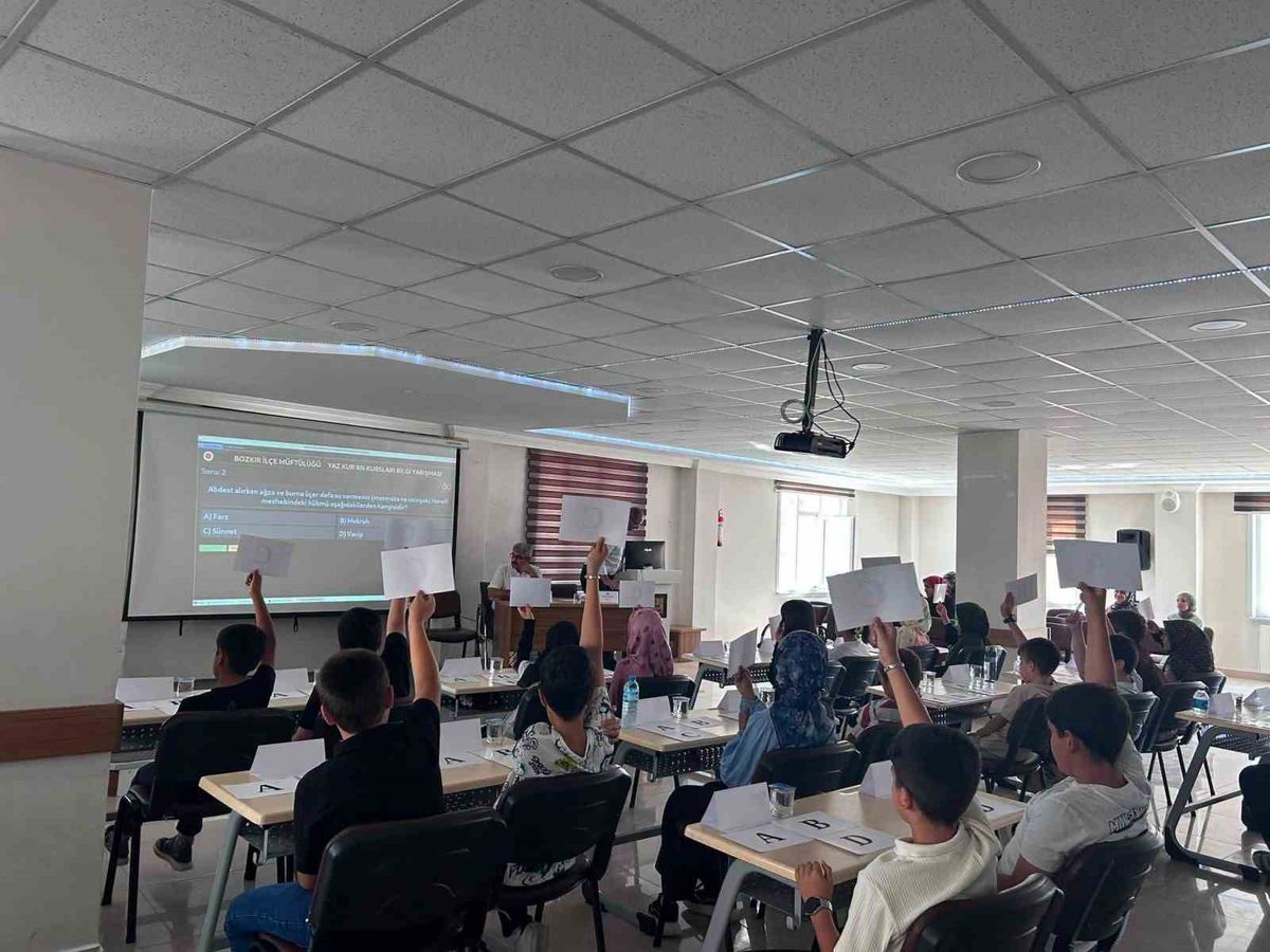 Bozkır'da Yaz Kur'an Kursları Bilgi Yarışması Heyecanı