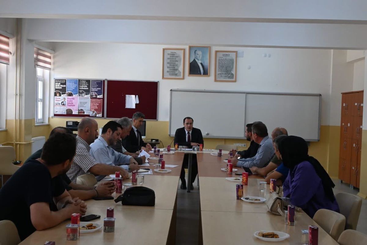 Çay'da Hayat Boyu Öğrenme Komisyonu Toplantısı Yapıldı