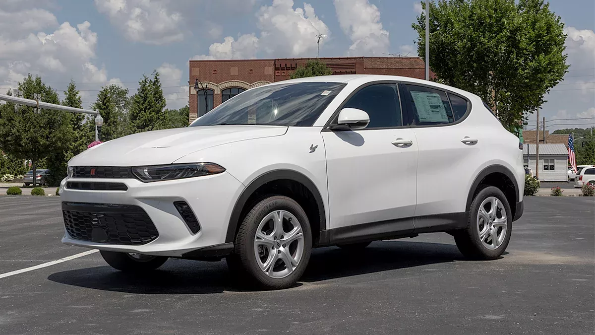 Chrysler emniyet kemeri kusuru için 50 bin aracı geri çağırıyor