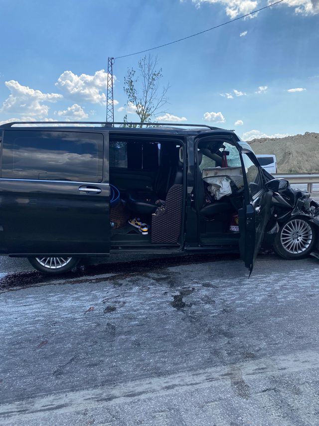 Atakan Akkaynak and family after accident