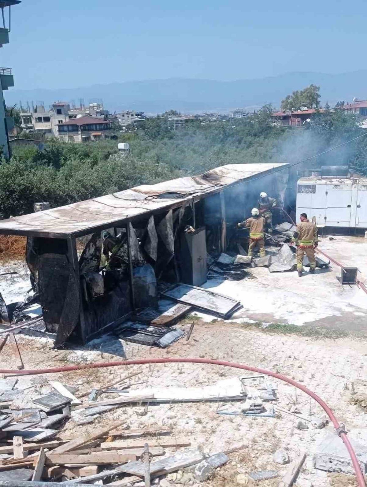 Hatay'da Konteyner Yangını Kontrol Altına Alındı