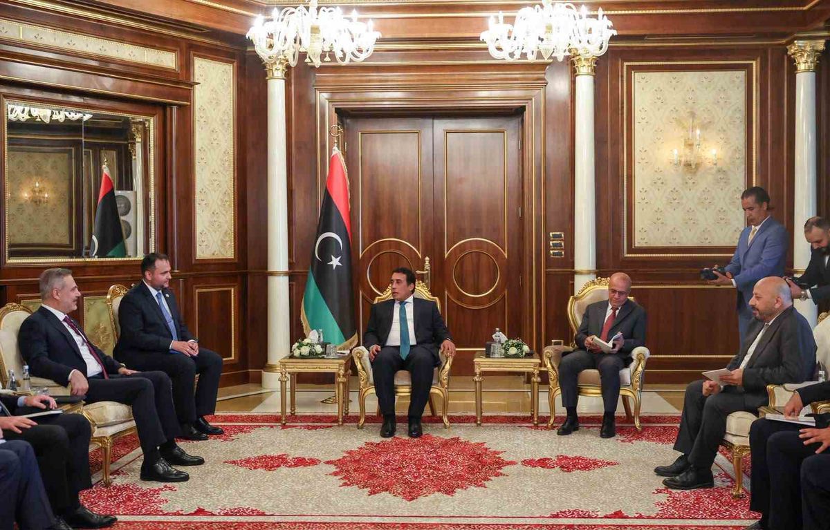 Bakan Fidan, Libya Başkanlık Konseyi Başkanı Menfi ile Trablus’ta Görüştü