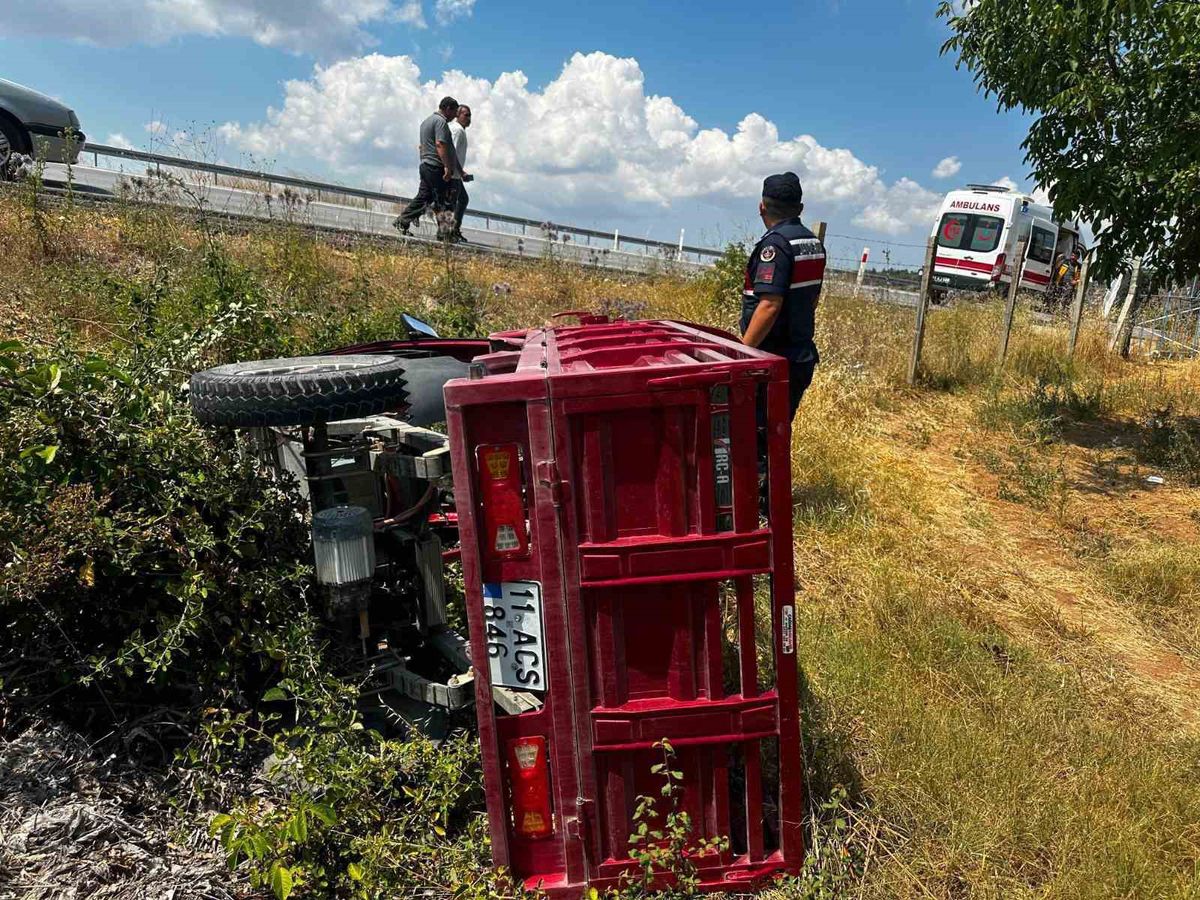 Bilecik'te Elektrikli Motosiklet Kazası: Sürücü Yaralandı