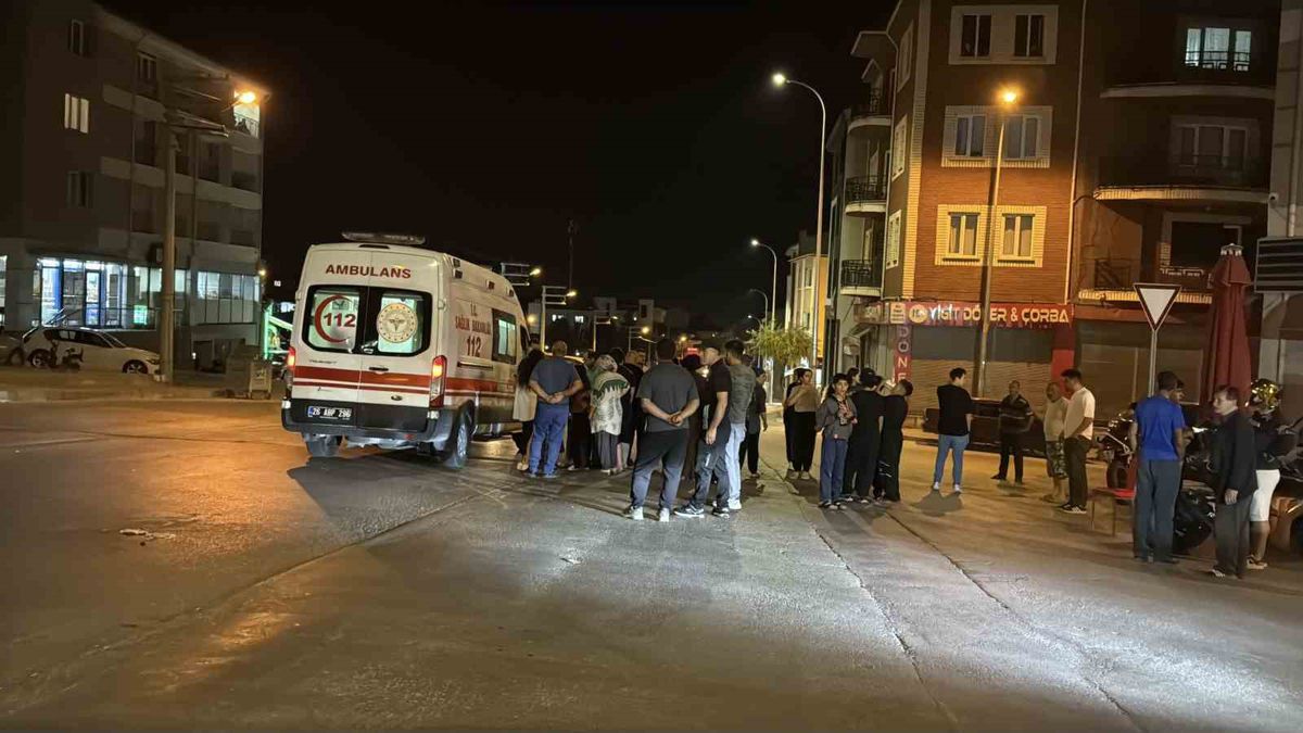 Odunpazarı'nda Motosiklet Yayaya Çarptı: 2 Yaralı