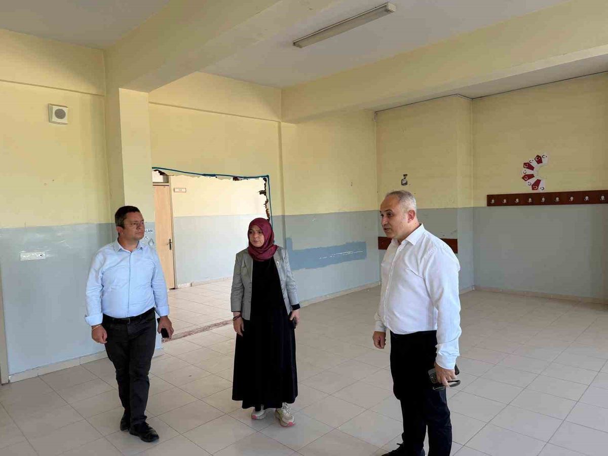 Milli Eğitim Müdürü Özer, Gölyaka'daki Okul Çalışmalarını Yerinde İnceledi
