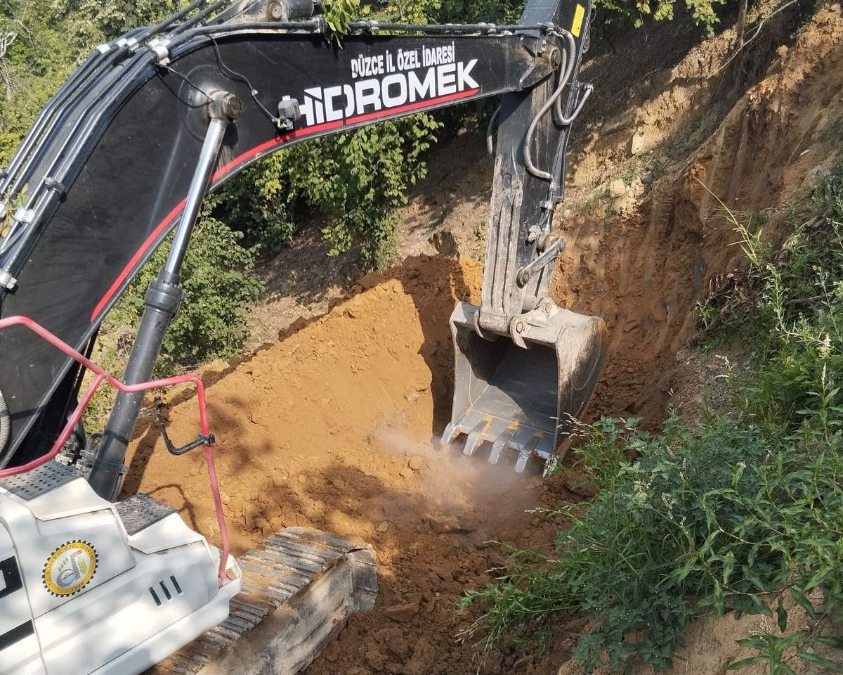 Düzce'de Heyelan Bölgesinde Güçlendirme Çalışmaları