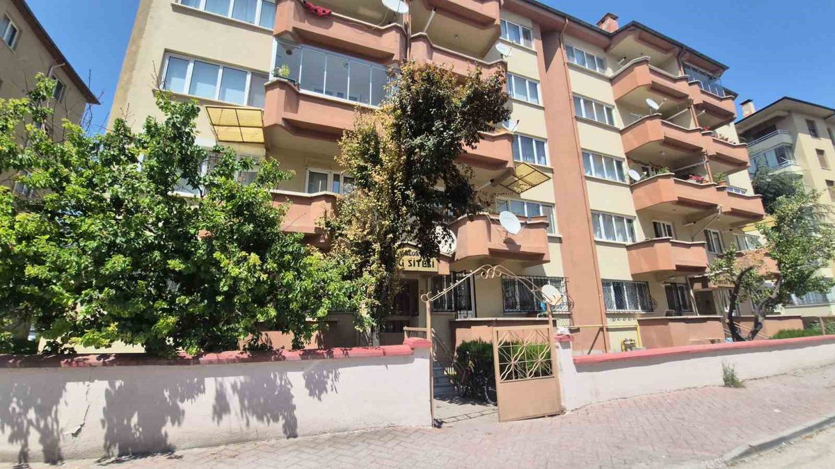 Eskişehir'de Çatı Kapısı Çalındı