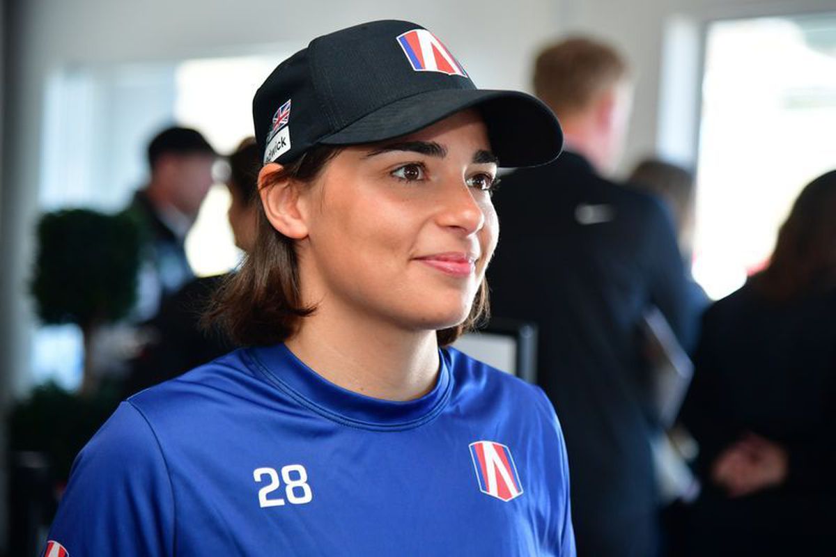Jamie Chadwick: Kadın Yarışçılar İçin Alttan Başlamak Şart