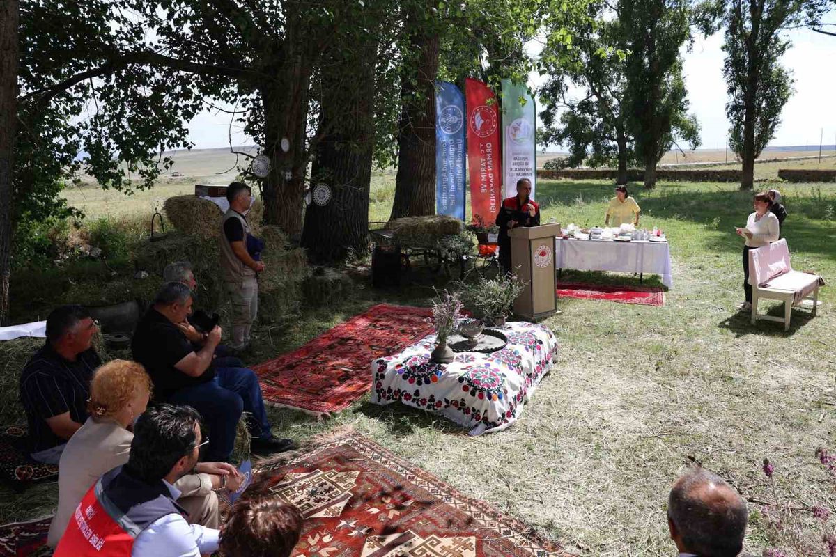 Kars'ta Mera ve Göçebe Hayvancılık Yılı Etkinliği Düzenlendi