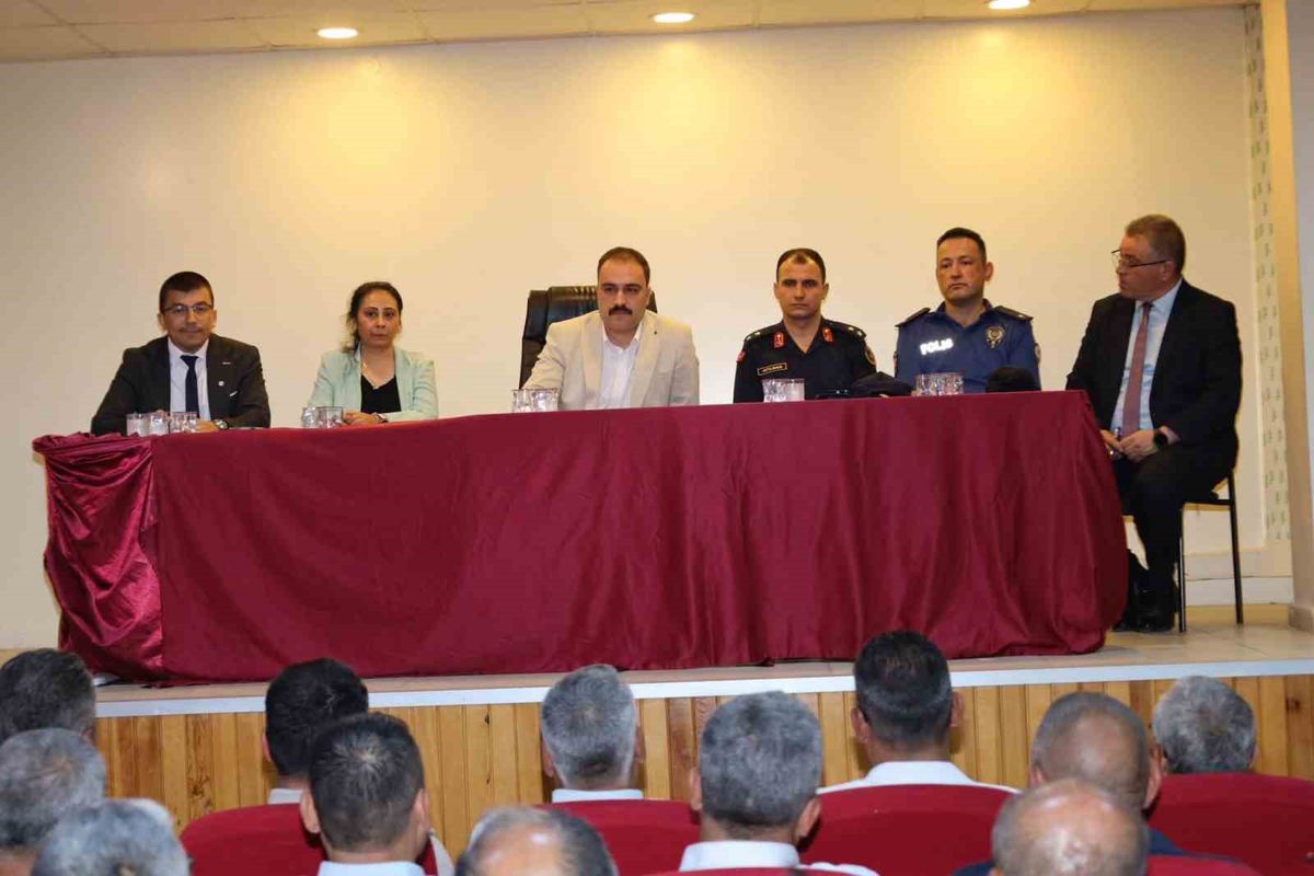 Karacasu'da Muhtarlar Toplantısı: Mahallelerin Talepleri Ele Alındı