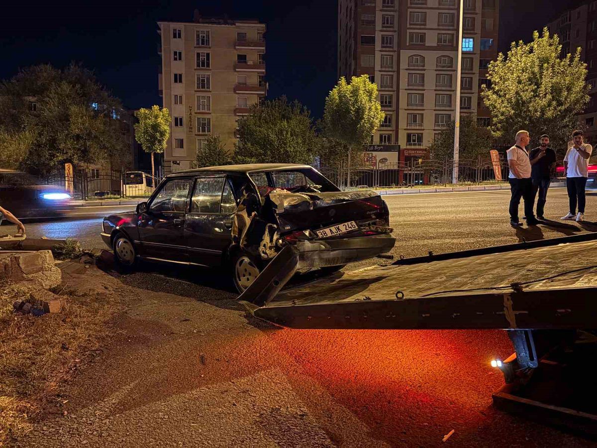 Kayseri'de Alkollü ve Ehliyetsiz Engelli Sürücü Kaza Yaptı, 65 Bin TL Ceza