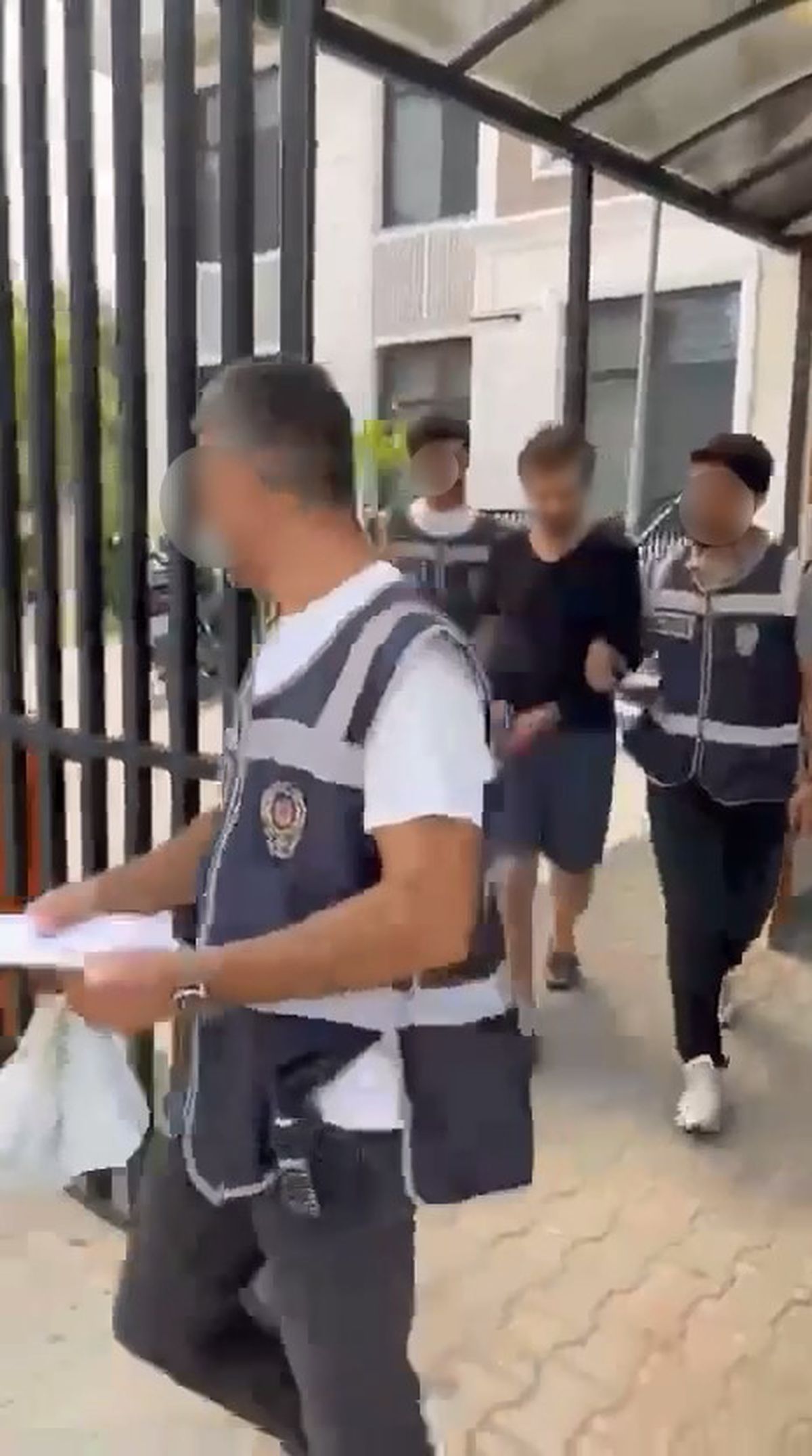 Bursa'da Kesinleşmiş Hapis Cezası Bulunan 4 Şahıs Operasyonla Yakalandı