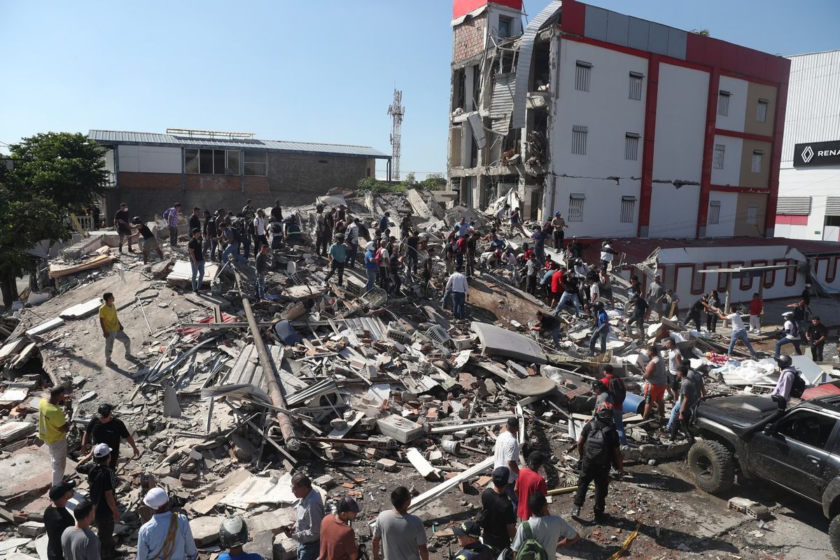 Kolombiya'daki 7,4 Büyüklüğündeki Depremde Ölü Sayısı 111'e Yükseldi