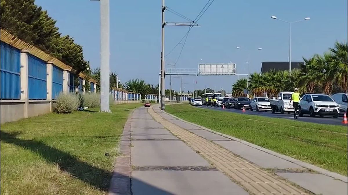 İzmir'de bomba paniği: Sahipsiz motosiklet çantası boş çıktı