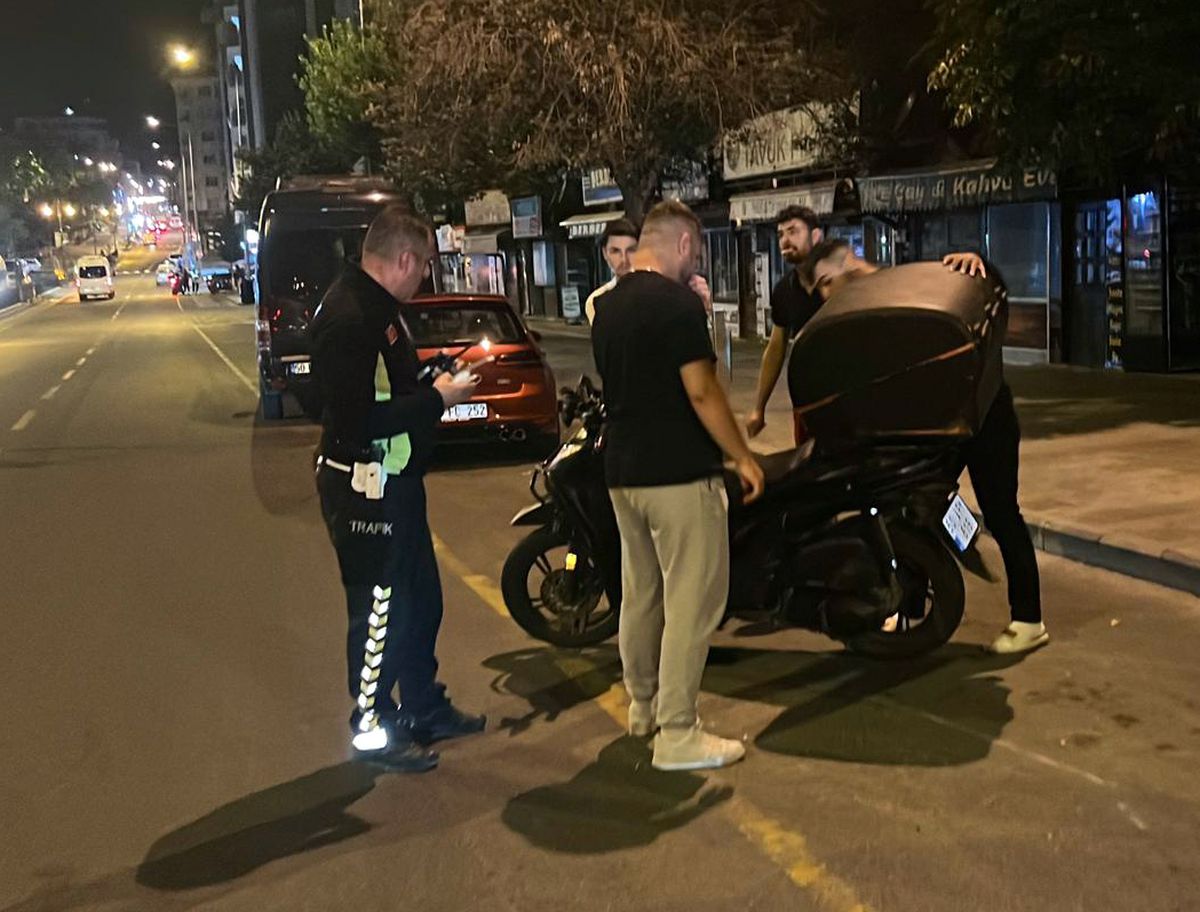 Alkollü sürücü kuryeye çarpıp kaçtı: 1 ölü