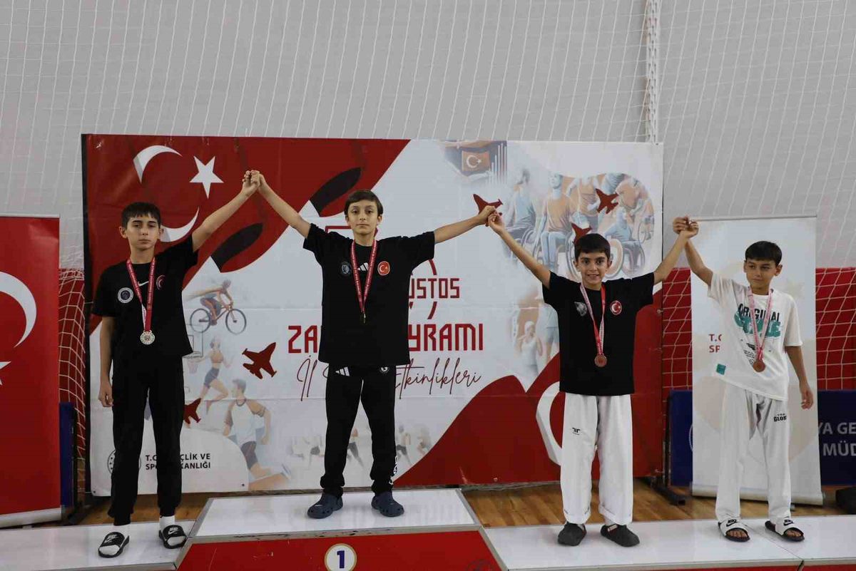 Kütahya'da 30 Ağustos Zafer Kupası Taekwondo Turnuvası Sona Erdi