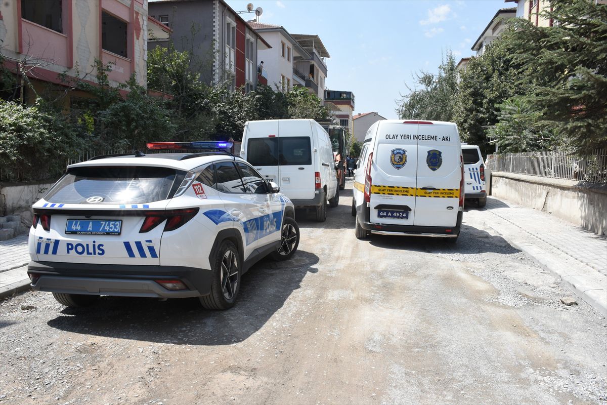 Yol Çalışmasında Greyder Altında Kalan İşçi Hayatını Kaybetti