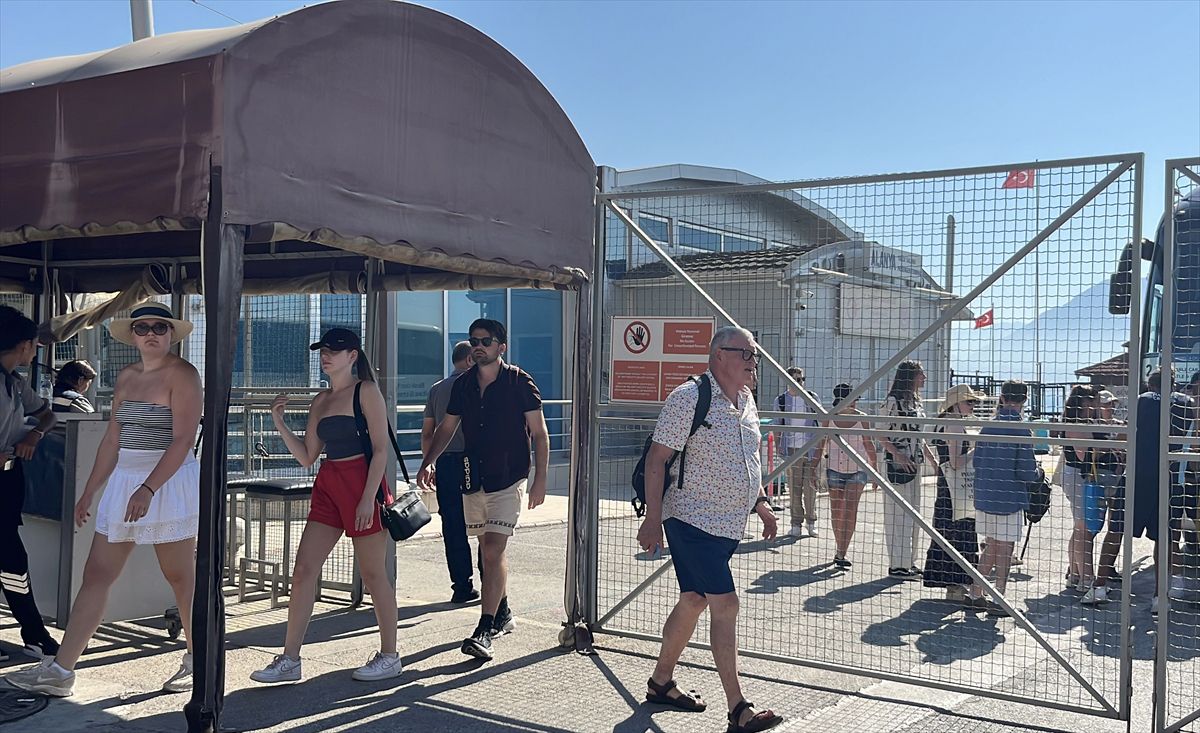 Alanya’ya Kruvaziyer Turist Akını