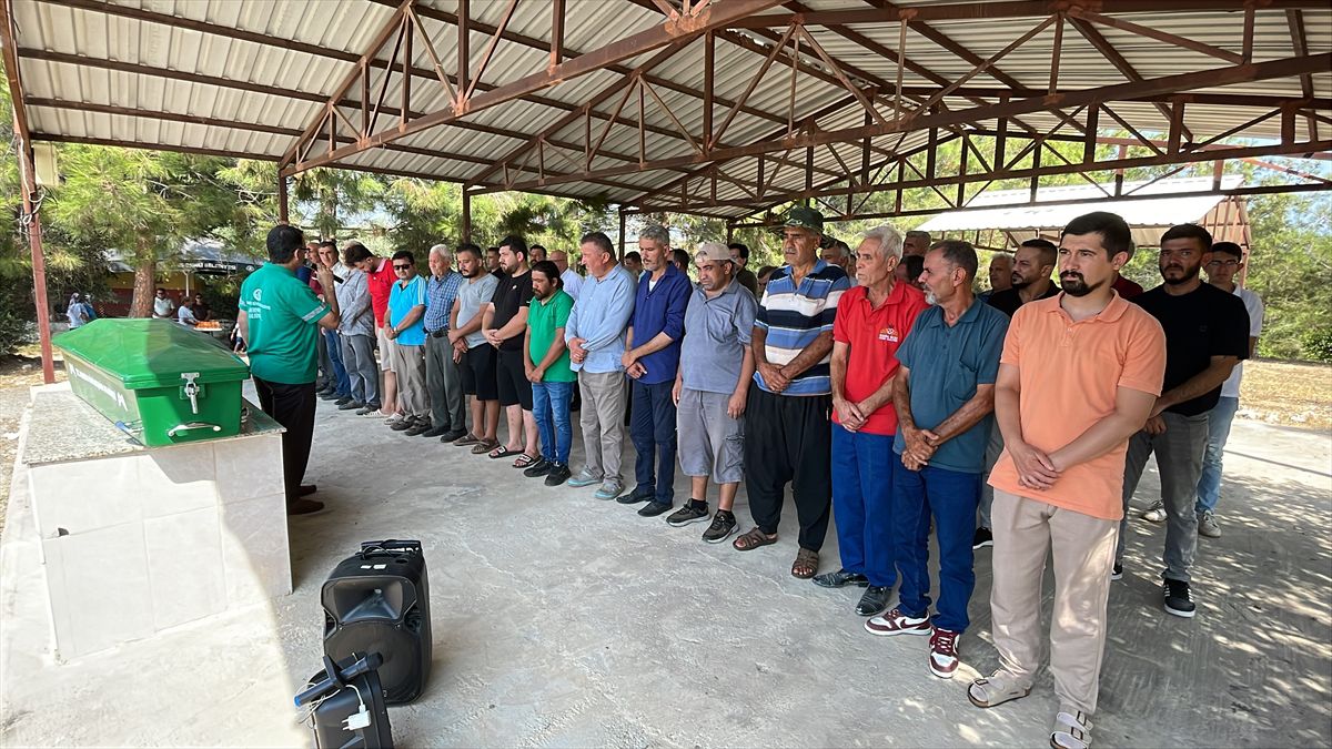 Mersin'de Önünde Darbedilen 78 Yaşındaki Adam Hayatını Kaybetti