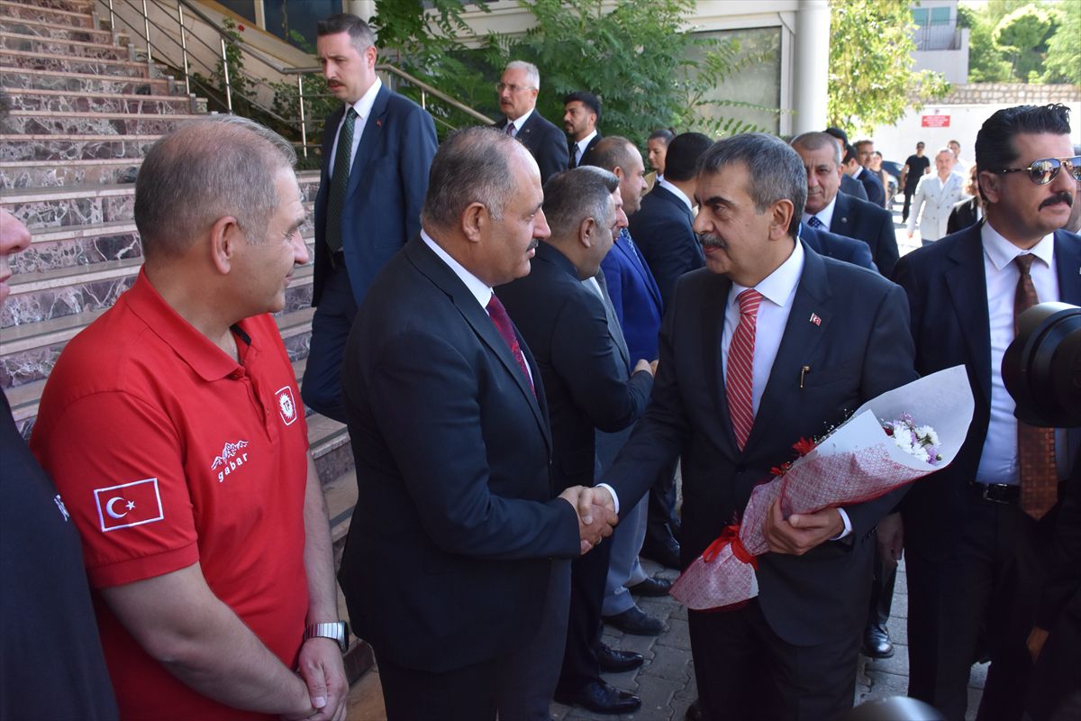 Bakan Tekin: Yeni yasa milat niteliğinde