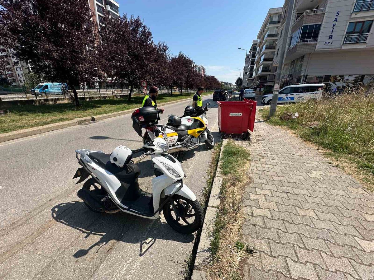 Atakum'da Motosiklet ve Otomobil Çarpıştı: 1 Yaralı