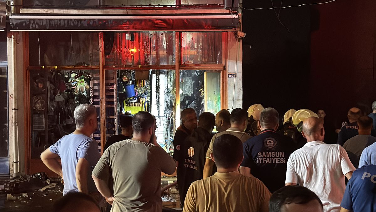Samsun'da Depo Yangını Kontrol Altına Alındı