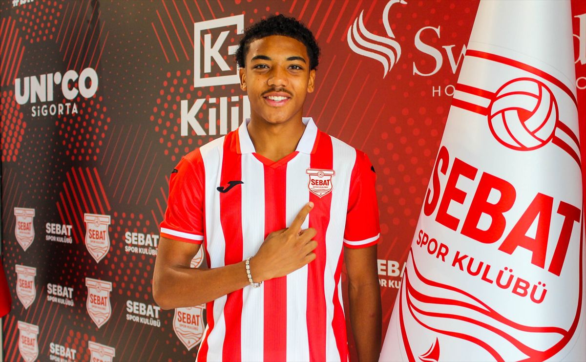 Sebatspor, Thierry Darnel Karadeniz'i Kiralık Kadrosuna Kattı