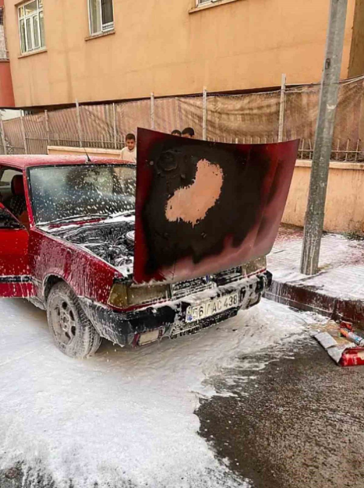 Siirt'te Park Halindeki Otomobil Alev Alev Yandı