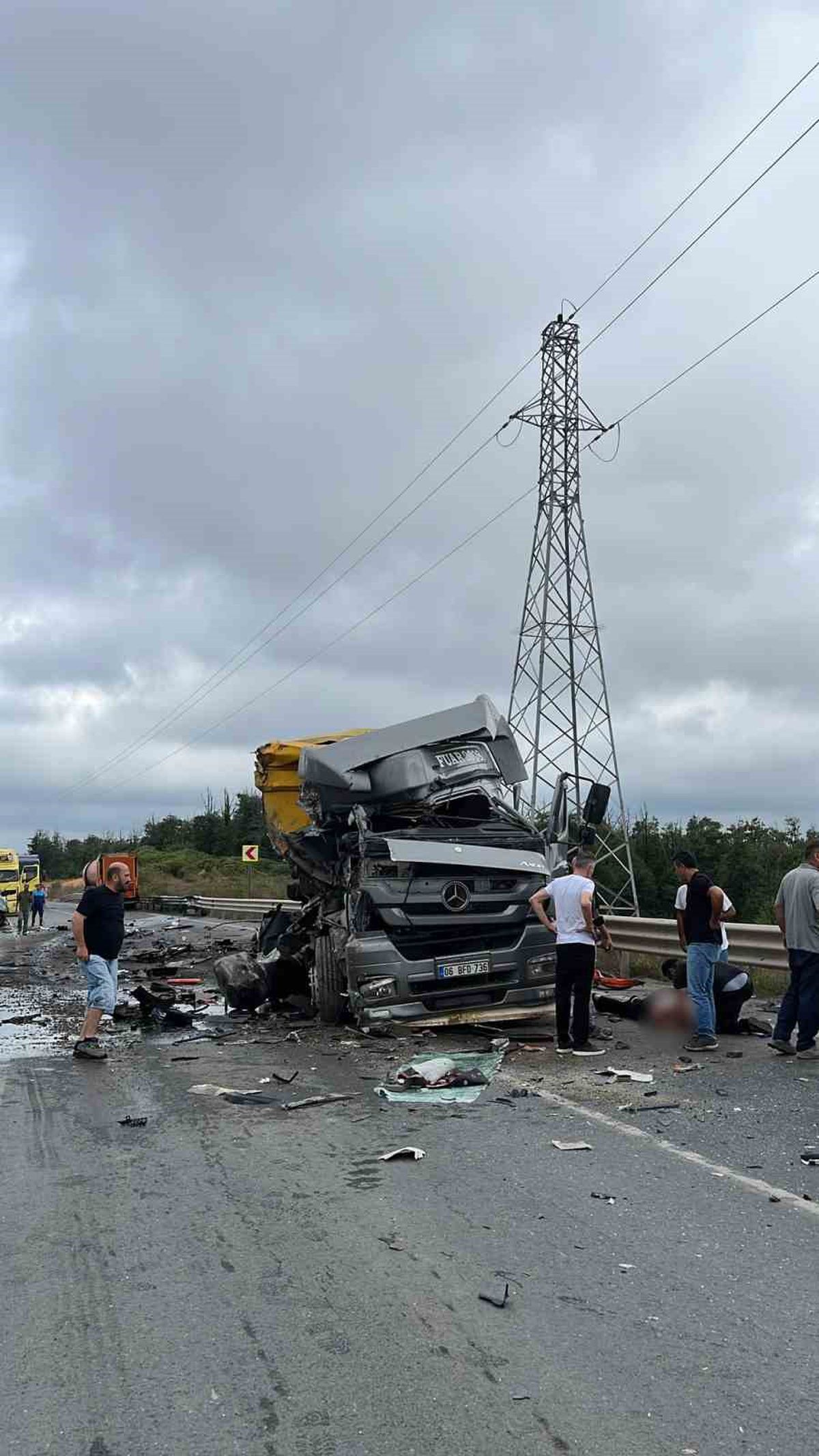 Şile'de Tır Kazası: 2 Tır Çarpıştı