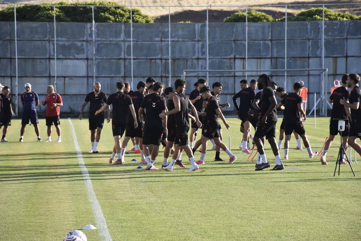 Sivasspor Teknik Direktörü İsmet Taşdemir: ‘İyi Bir Oyun Sergiledik, Üstüne Katarak Devam Edeceğiz’