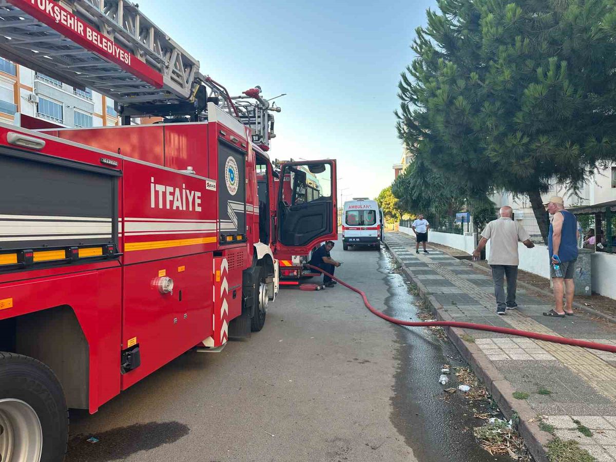 Tekirdağ'da Apartman Yangını Korkuttu