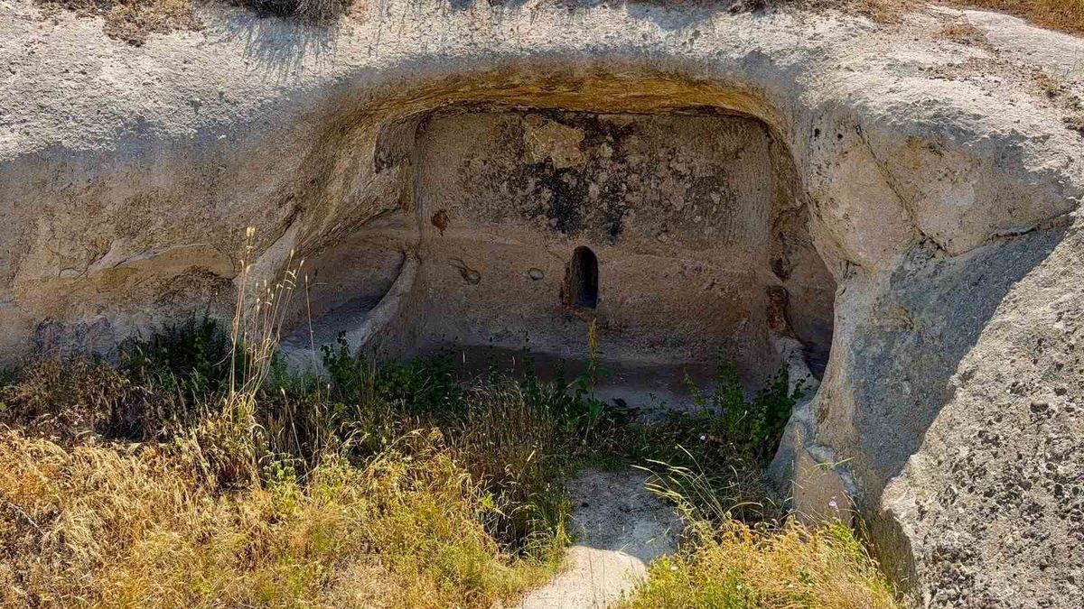Yedikapı Mağaraları Defineci ve Piknikçilerce Talan Edildi
