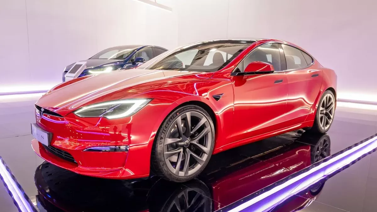 Tesla'dan 20 Bin Araçlık Far Geri Çağırma