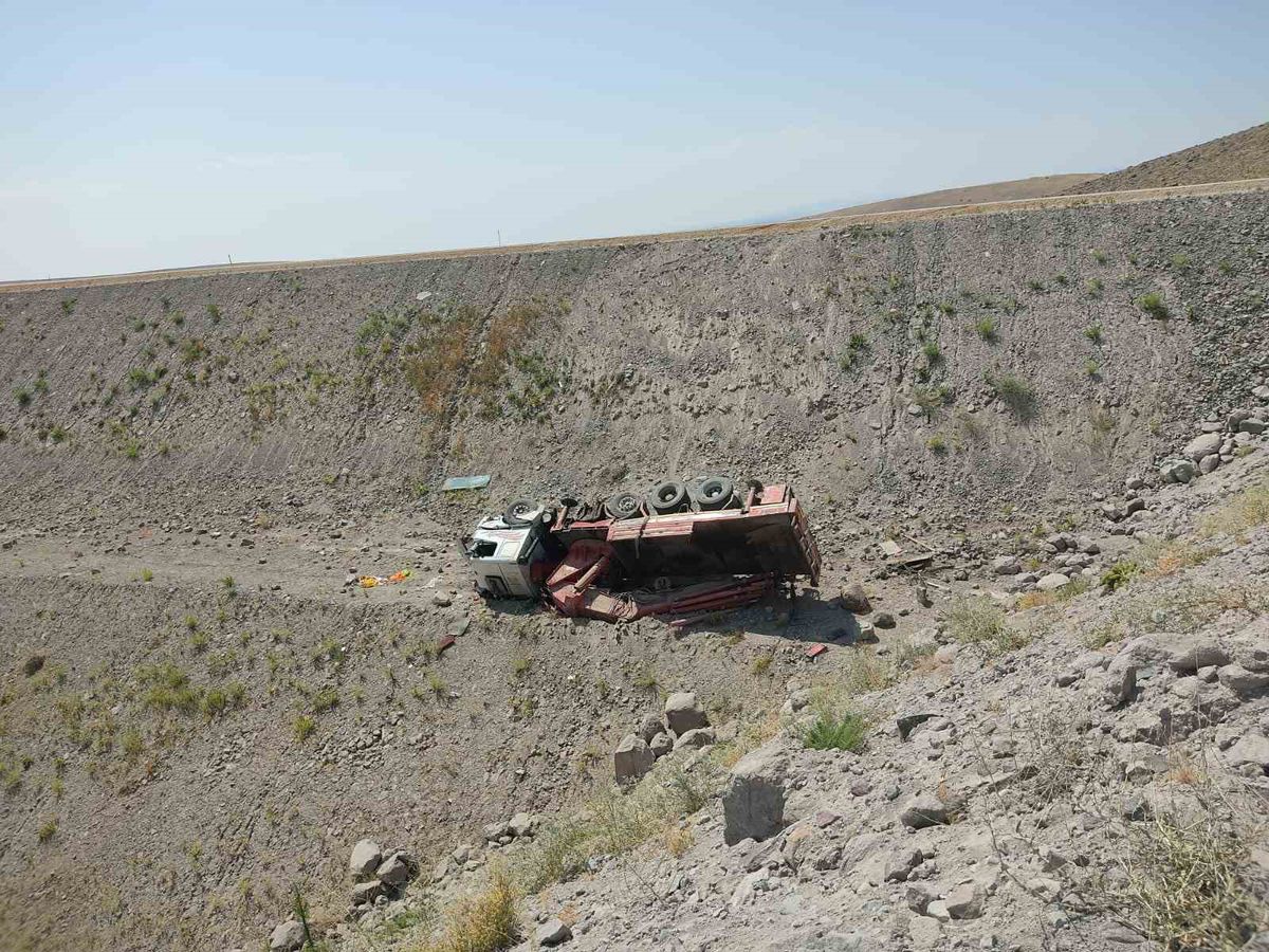 Tunceli'de Vinç Uçuruma Yuvarlandı: 1 Yaralı