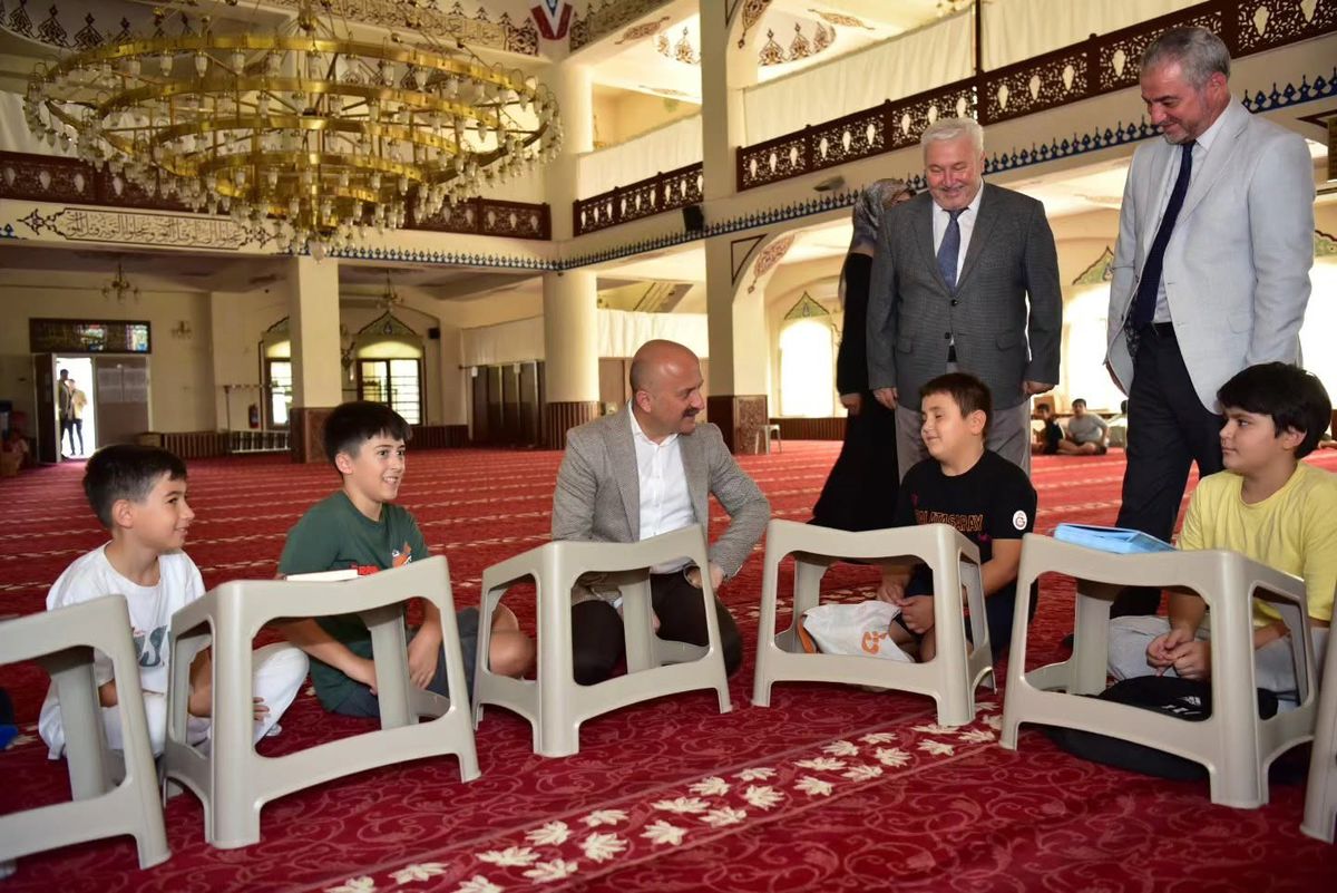 Vali Varol, Yaz Kur'an Kursu Öğrencileriyle Buluştu