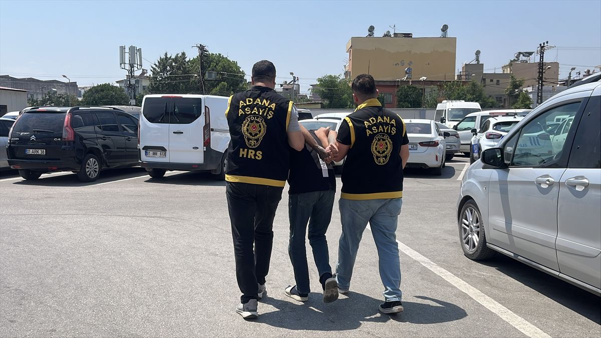 Adana'da Evden 100 Çeyrek Altın ve 600 Bin Lira Çalan 2 Şüpheli Tutuklandı