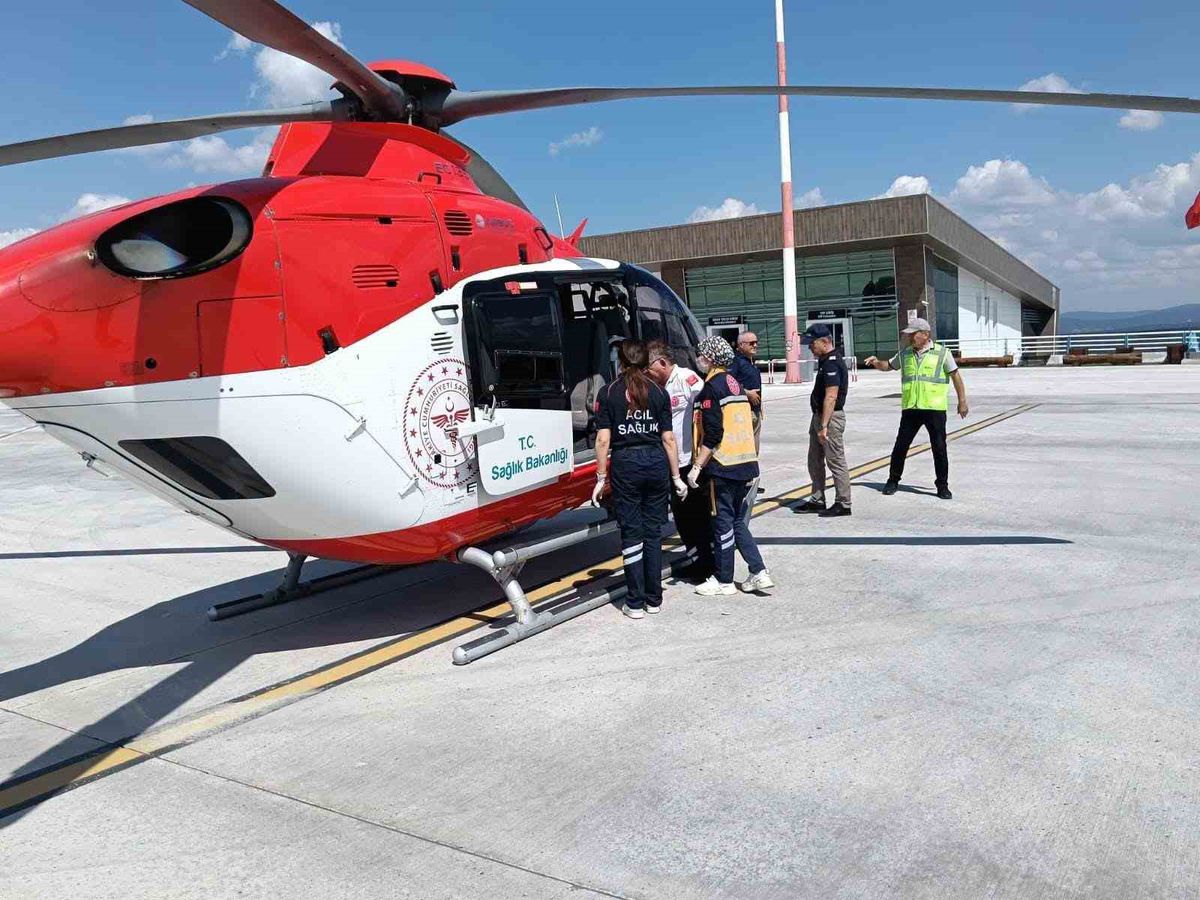 Kastamonu’da inme geçiren hasta helikopter ambulansla Ankara’ya sevk edildi