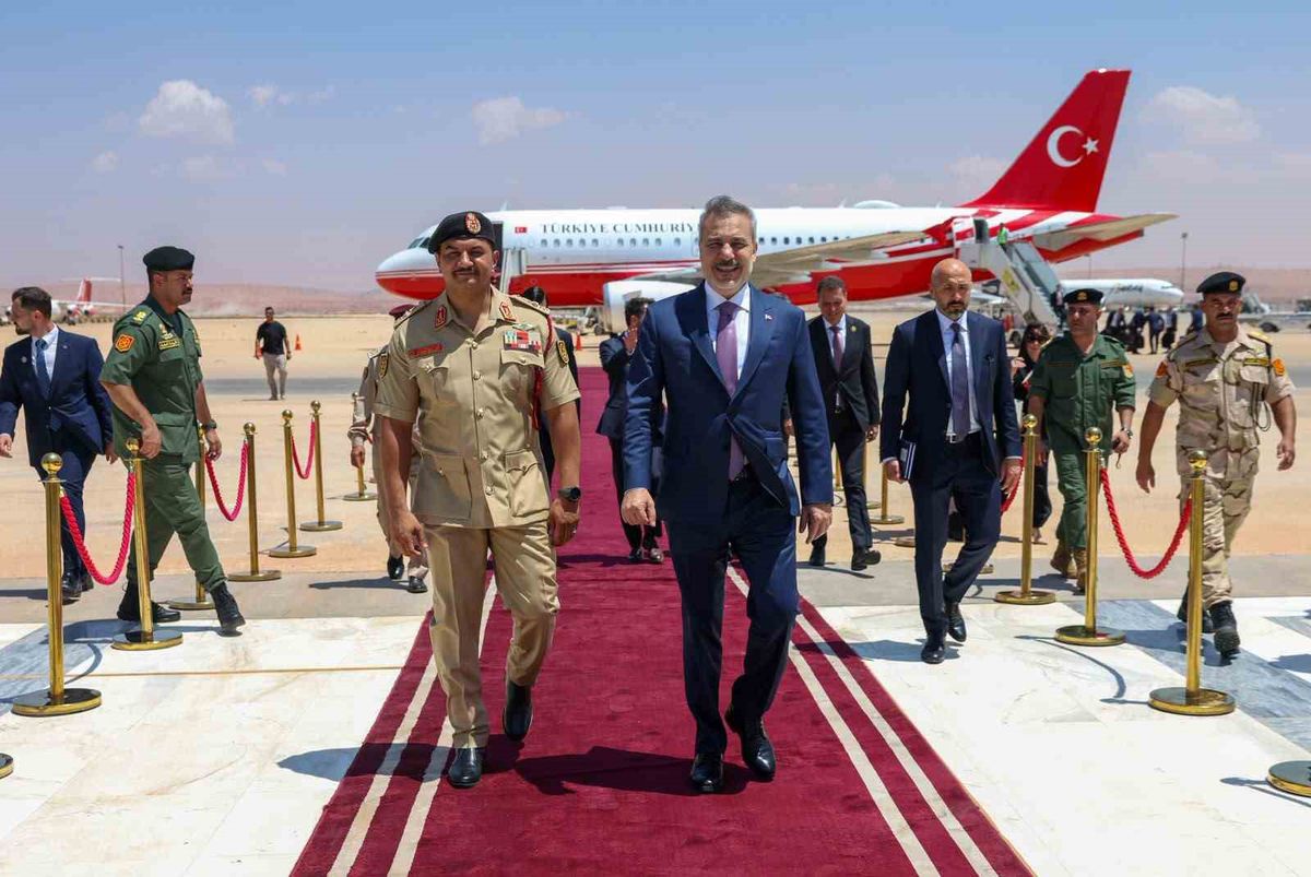 Bakan Fidan, Bingazi’de Saddam Hafter ile Görüştü