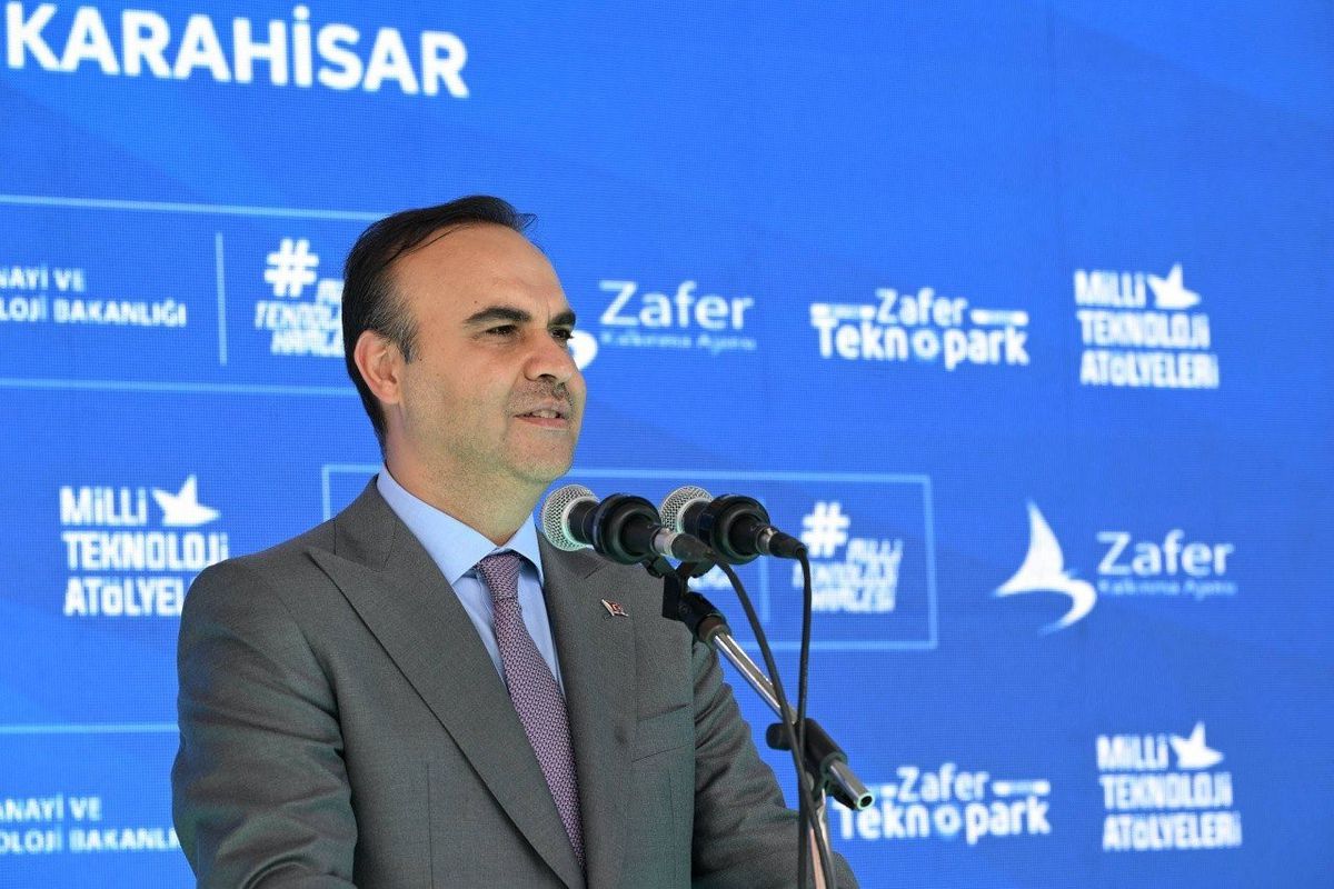 Bakan Kacır: Geleceğin Türkiye'si için çalışıyoruz