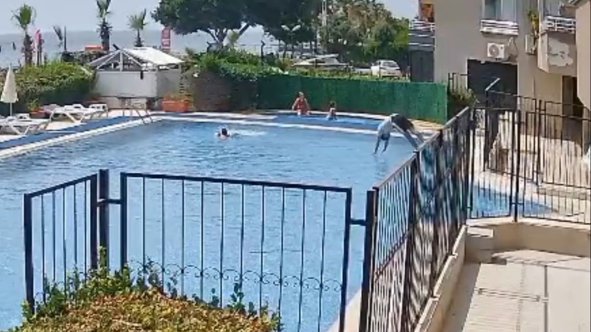 Mersin'de Havuzda Boğulma Tehlikesi Geçiren Çocuk Görevlinin Müdahalesiyle Kurtarıldı