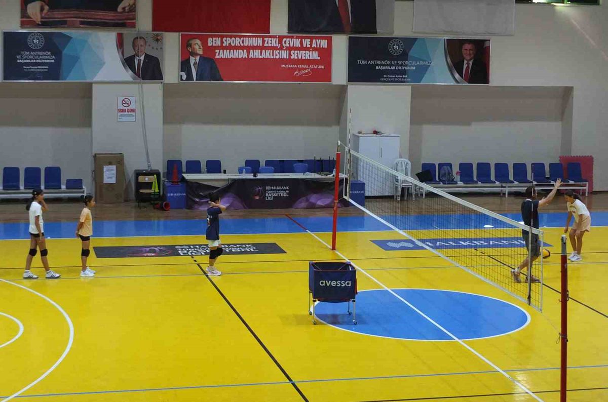 Burhaniye'de Yaz Spor Okulları İkinci Dönemi Başladı