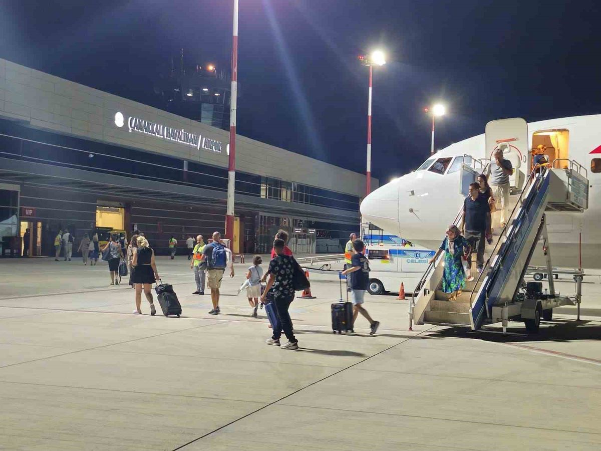 Çanakkale Havalimanı'nda Temmuzda 9 Bin 952 Yolcuya Hizmet Verildi