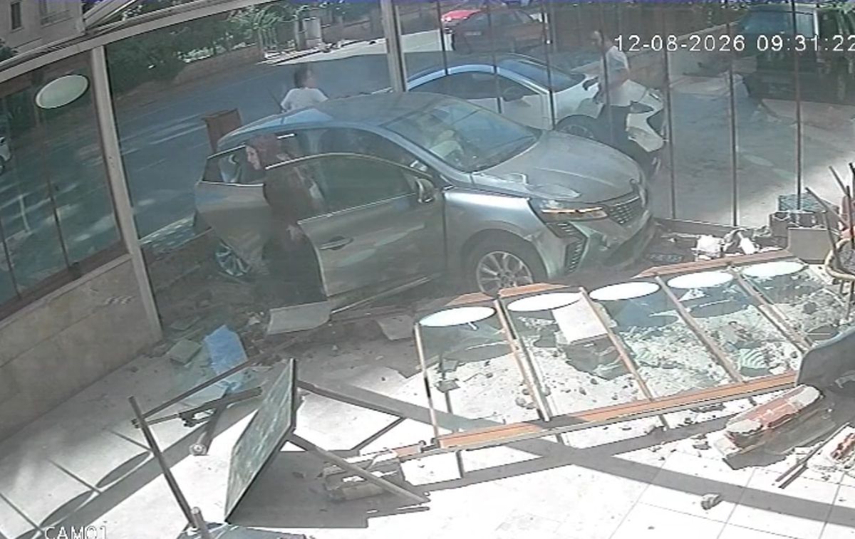Kayseri'de Otomobil Fırına Girdi: Bebek Yaralandı