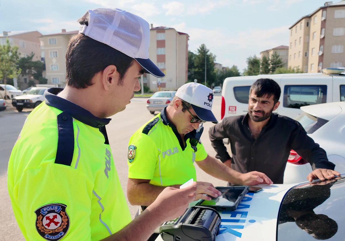 Düğün Konvoyunda Havalı Kornaya 5 Bin 719 TL Ceza