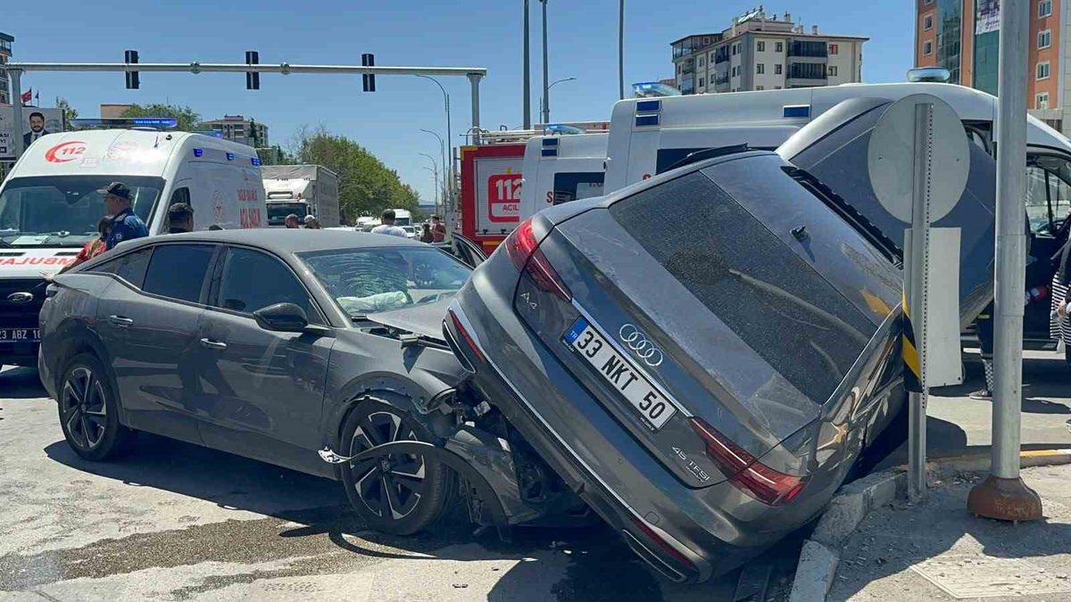 Elazığ'da Temmuz Ayında 402 Trafik Kazası: 1 Ölü, 345 Yaralı