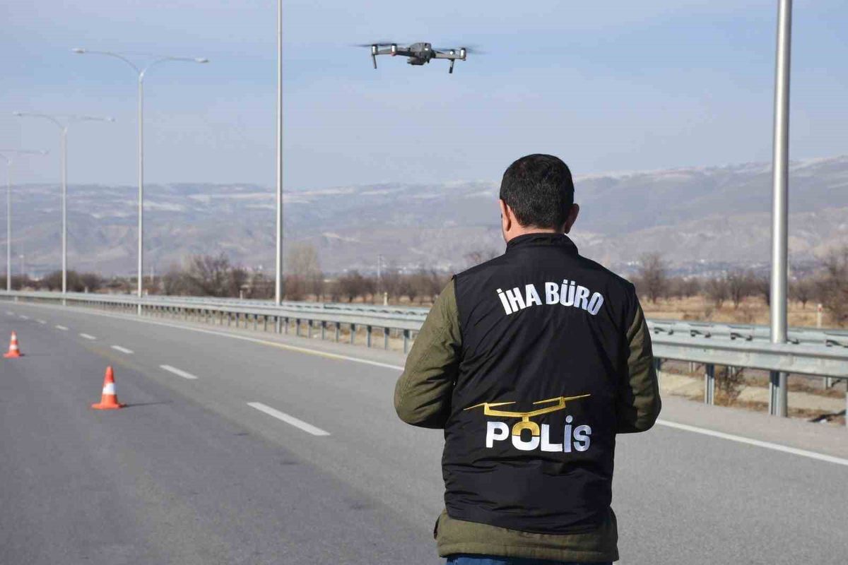 Erzincan'da Trafik Denetimleri Drone ile Havadan Yapıldı